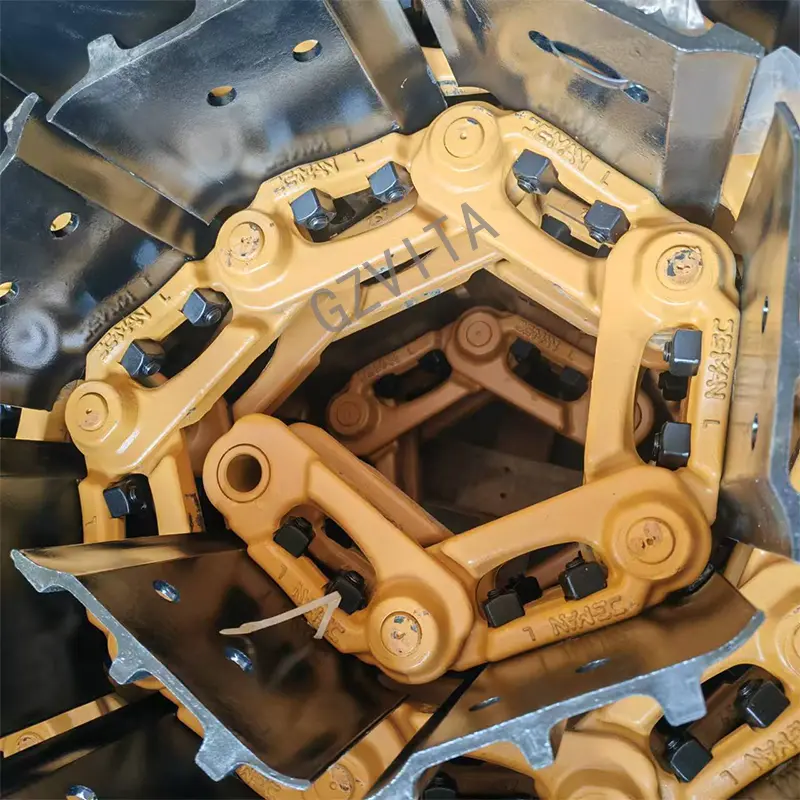 Track link Assembly for Excavator Kubota U55 RD411-22203 (2).jpg