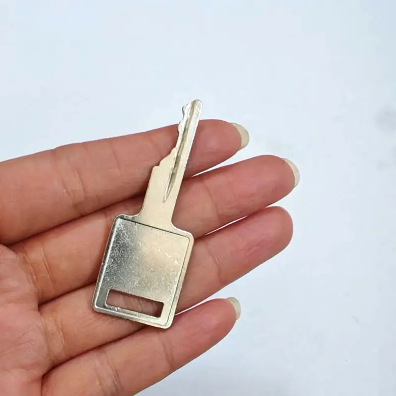 Bobcat Skid Loader Key S550 S185 Sweeper Key S331 S160 Excavator Key (6).jpg