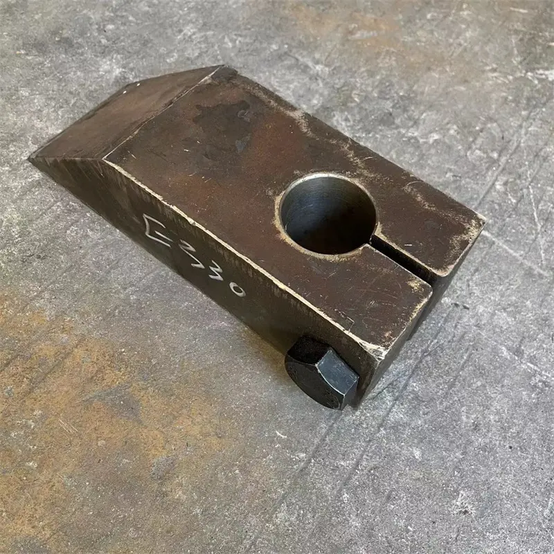 Frame Support Bracket 117-5372 for Carrier Roller 02.jpg